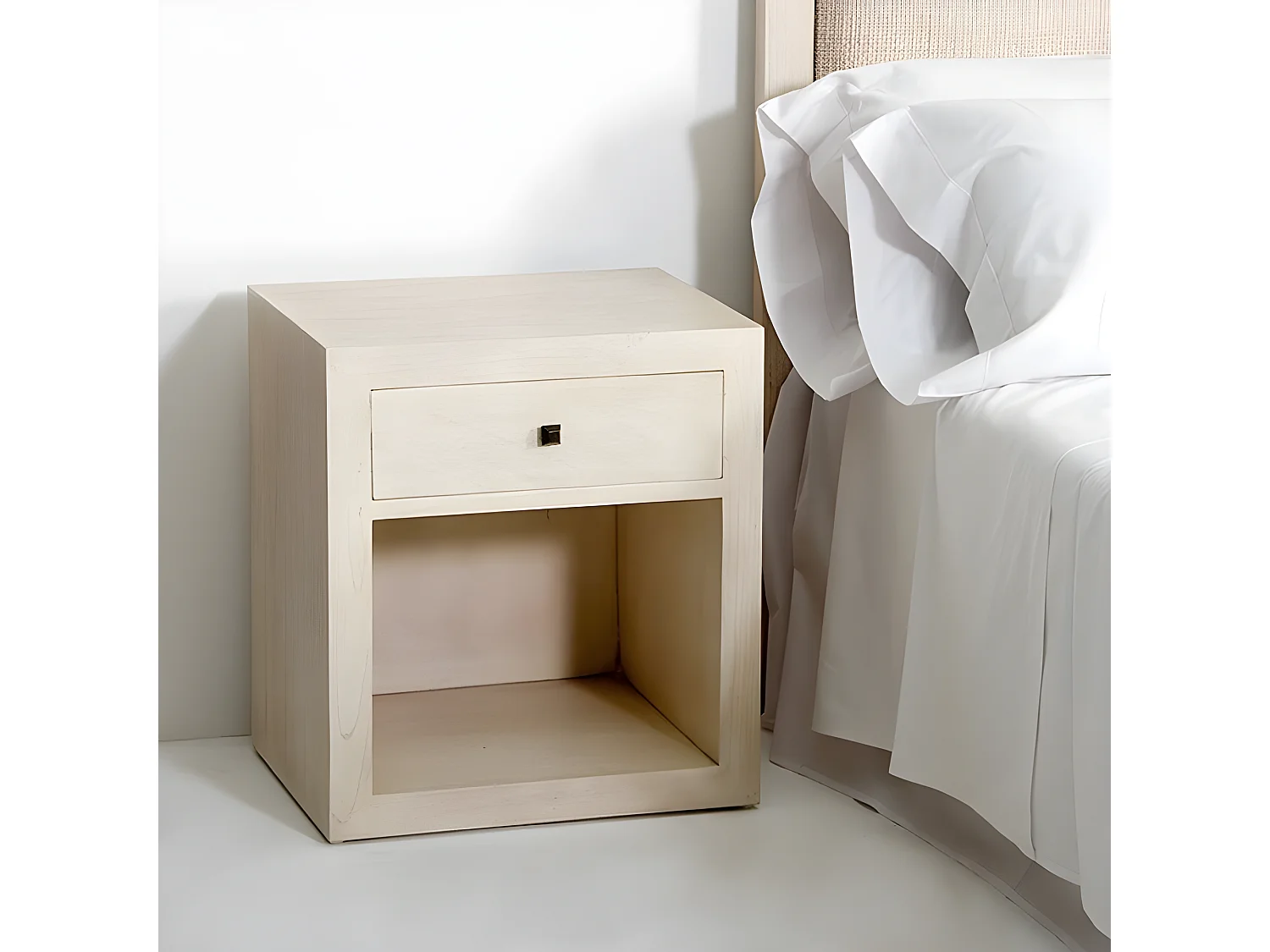 Table de chevet 1 tiroir 1 niche bois massif clair voilé Ras