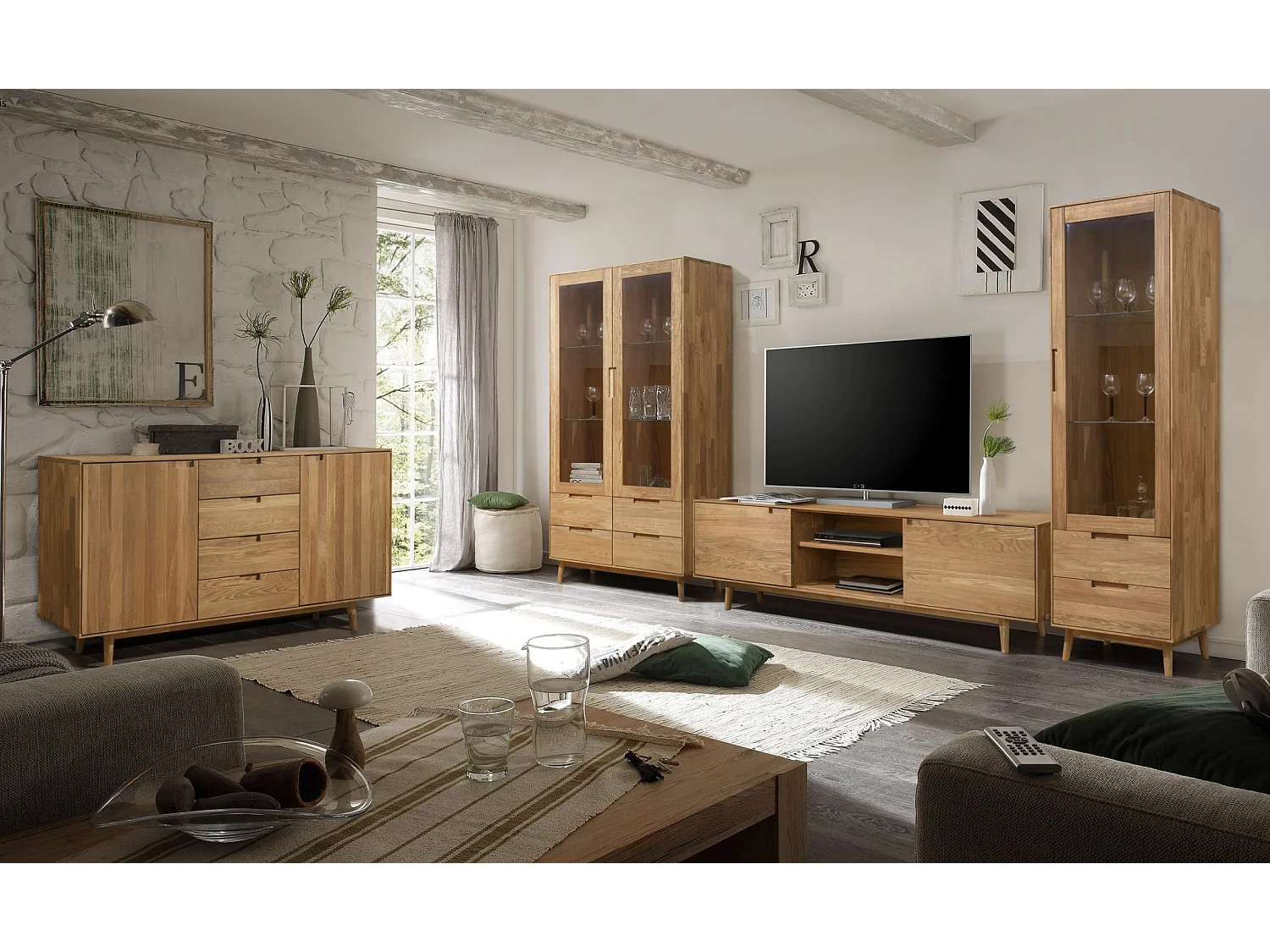 Vitrina Kundy de madera maciza de roble con 2 puertas