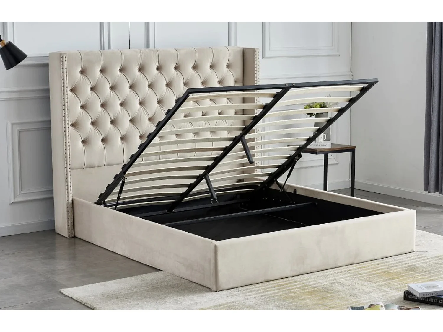 Lit coffre avec grande tête de lit capitonnée velours Loumea-Couleur Beige clair-160x200