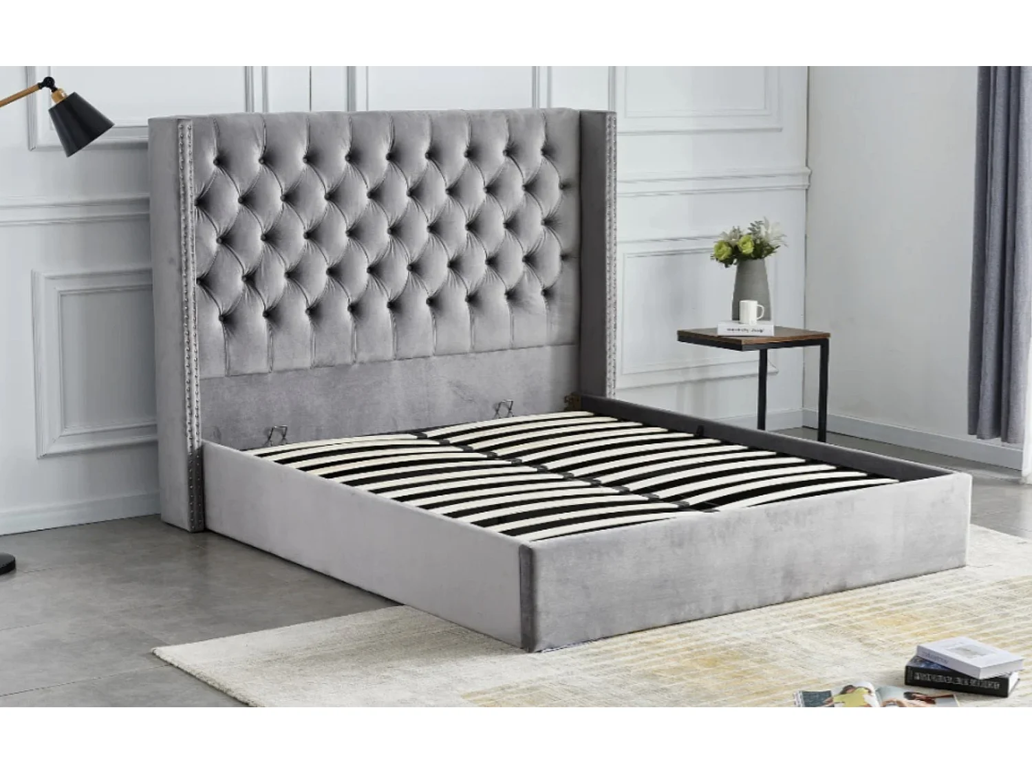 Lit coffre avec grande tête de lit capitonnée velours Loumea-Couleur Gris clair-180x200