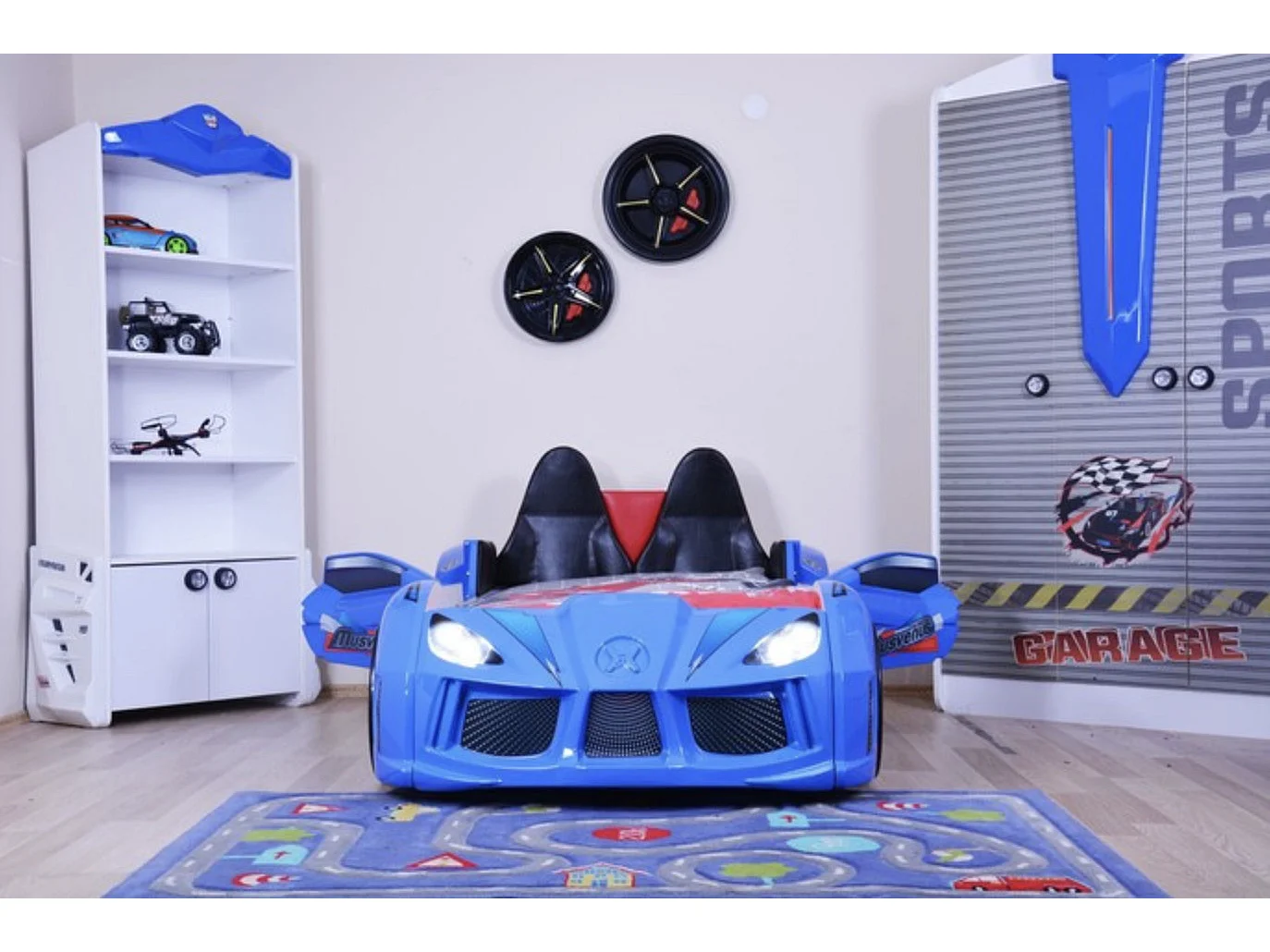 Lit voiture de sport COMPETITION à LED et effets sonores – 90x190-Rouge