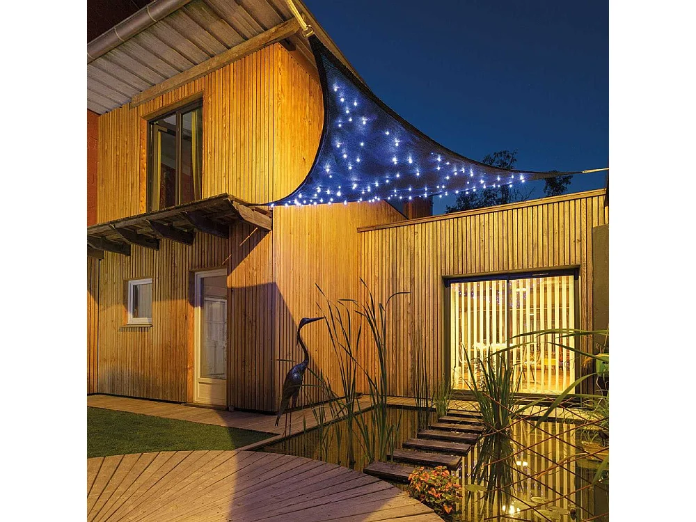 Voile d'ombrage triangulaire 100 Leds 3,60 x 3,60 x 3,60 m - Jardiline