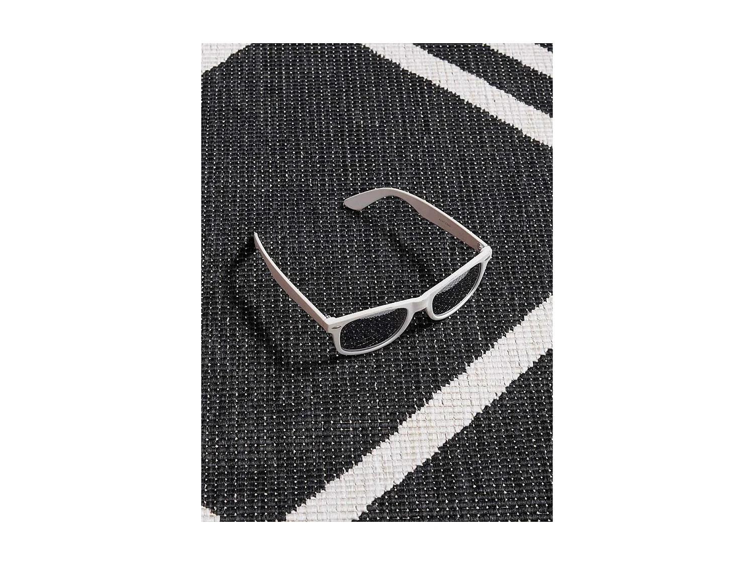 Tapis extérieur, kilim reversible 200x290 LYN2 AB REVERSIBLE noir et écrème