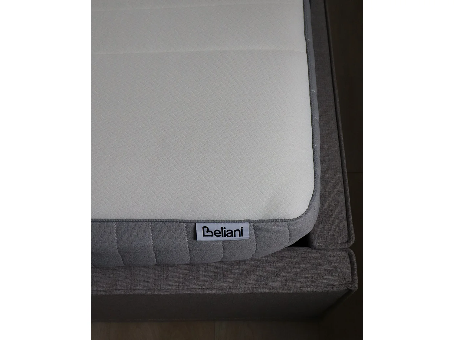 Matelas à mémoire de forme FANCY Moyennement ferme 180 x 200 cm