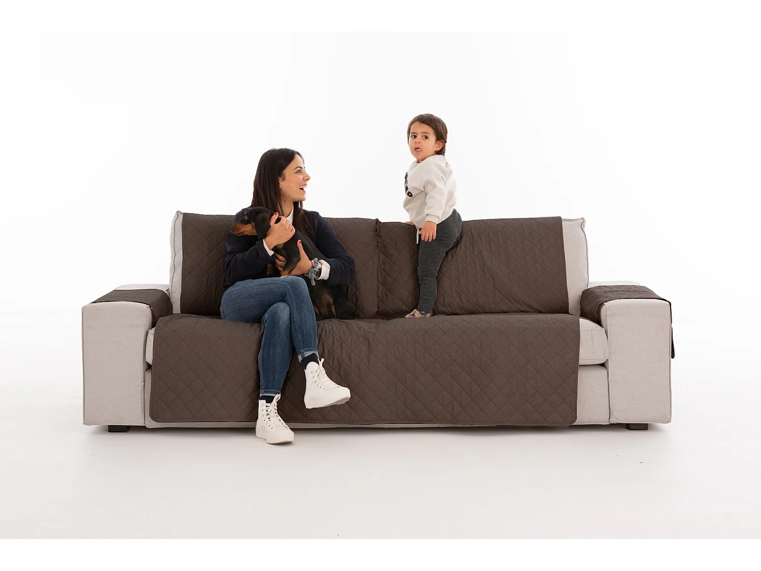 Funda acolchoada reversível Michelle para sofá de 4 lugares cor 07 Castanho