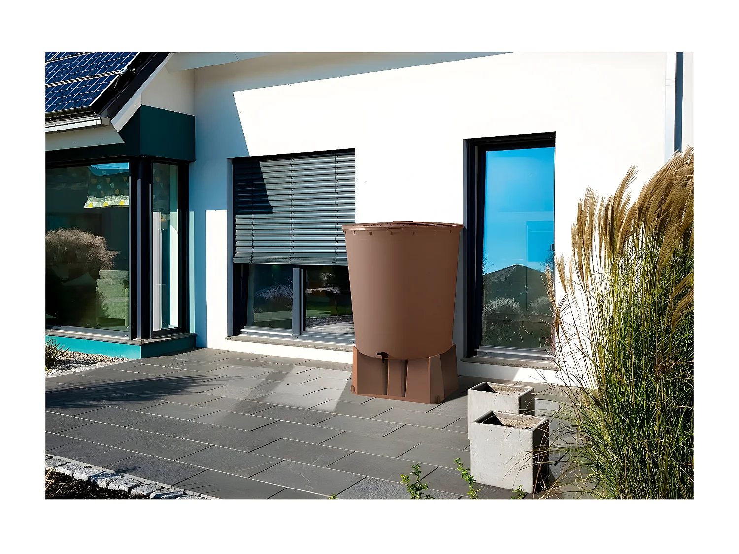 Recuperador de água "UBUD" 350L em resina Taupe com torneira integrada e tampa - Fabricado na França