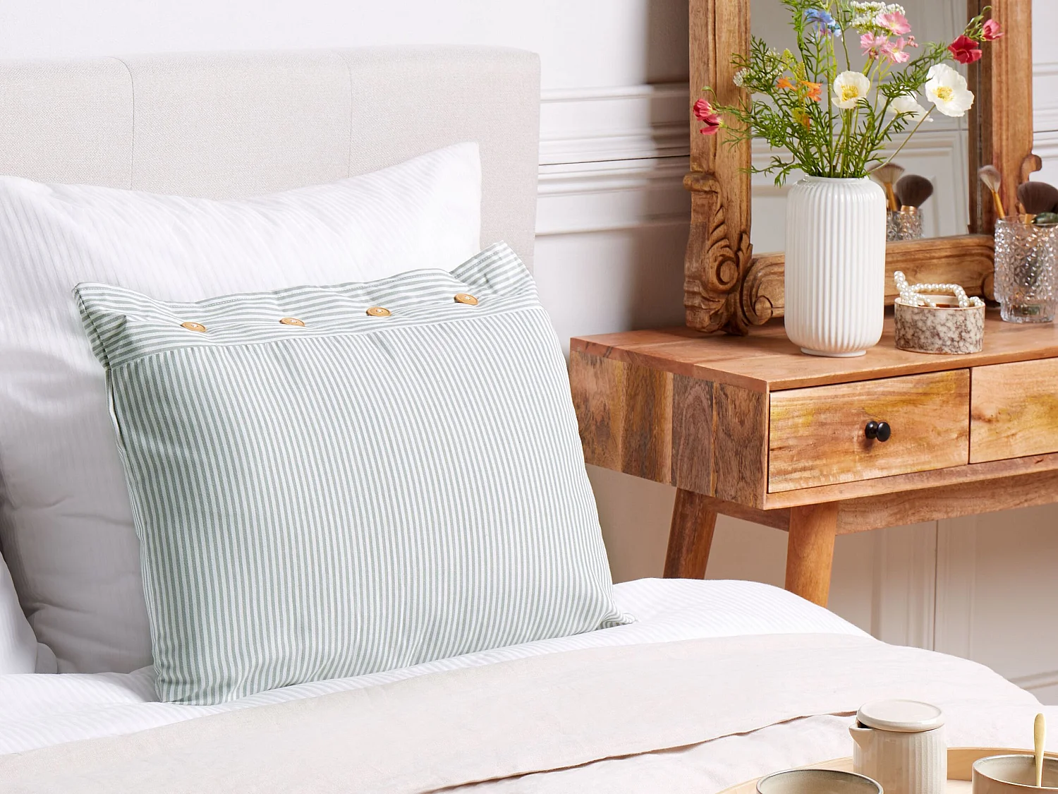 Almofada decorativa SEBRINE 40 x 60 cm Verde menta Às riscas