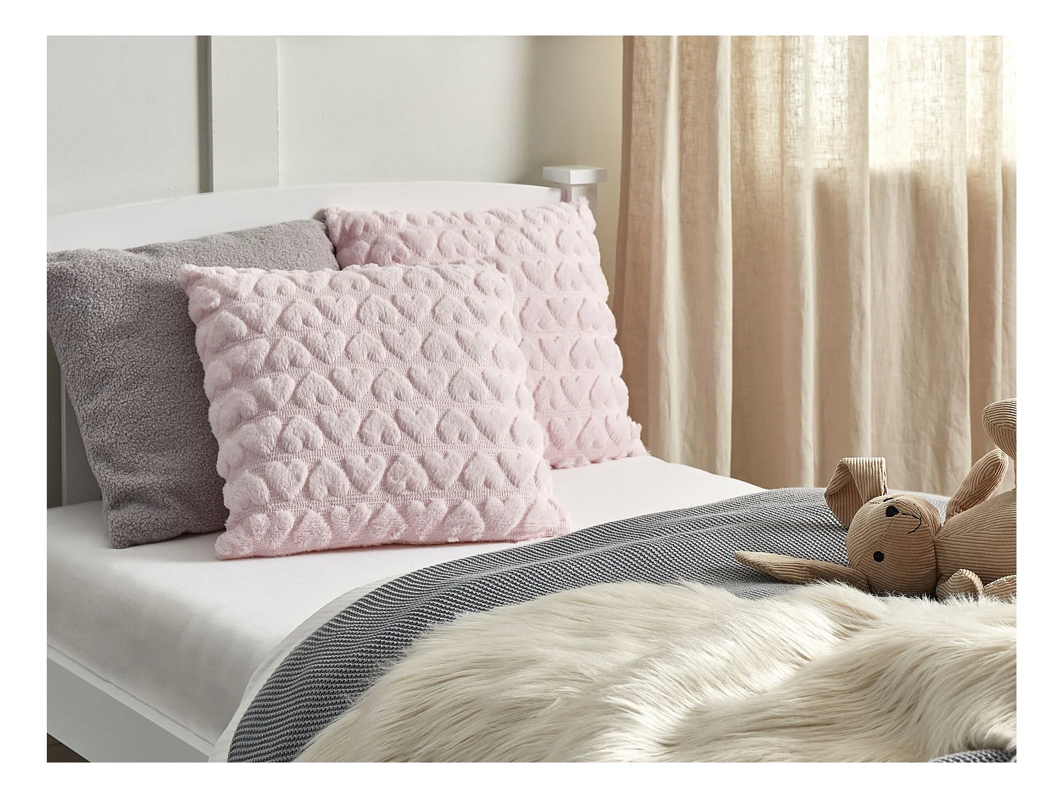 Dekokissen Herzmotiv rosa getuftet 45 x 45 cm 2er Set ASTRANTIA