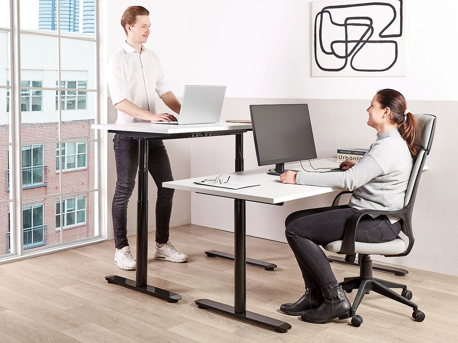 Bureau réglable en hauteur électriquement DESTINAS Blanc/noir 160 cm 72 cm