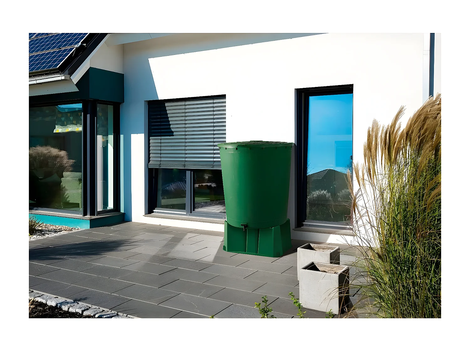 "UBUD" 200L Harz-Regenwassersammler für den Garten - Grün