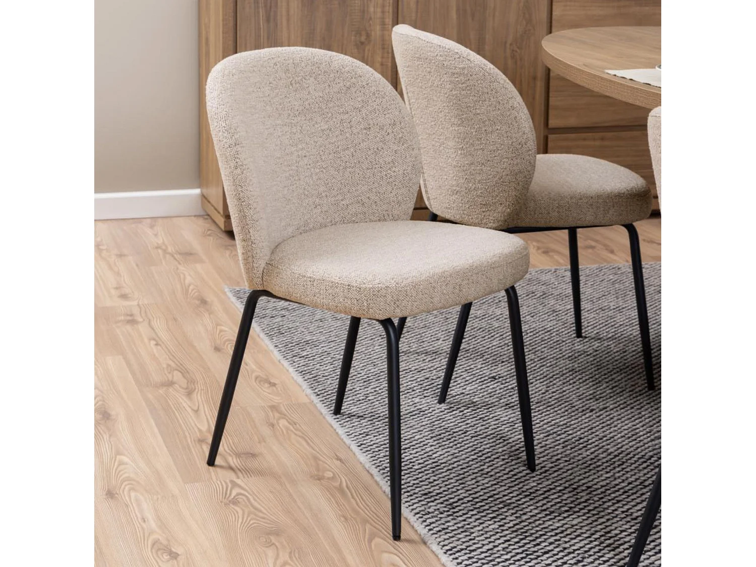 Chaise scandinave bouclette et pieds en métal noir (lot de 2) - PAMELA