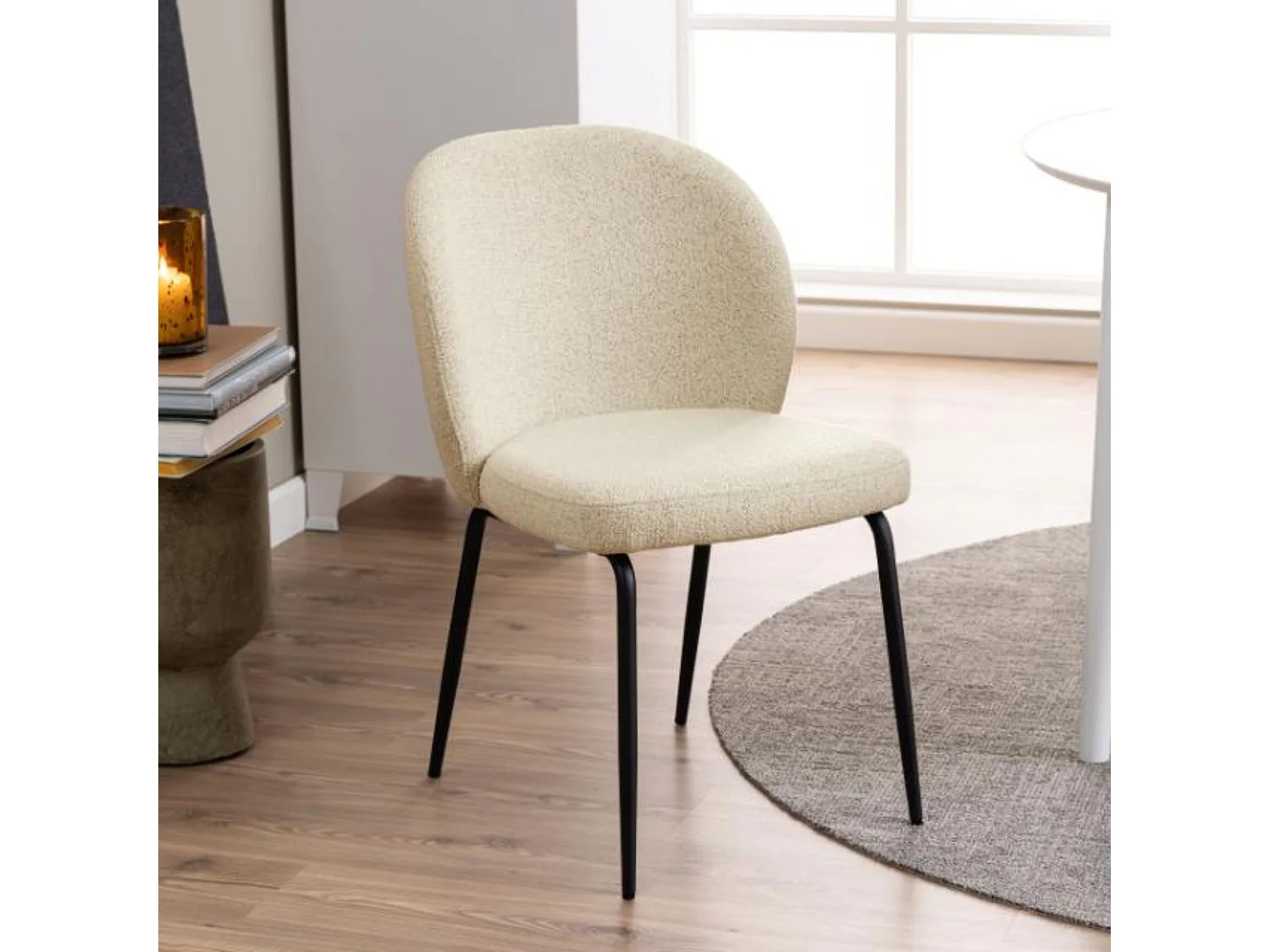 Chaise scandinave bouclette et pieds en métal noir (lot de 2) - PAMELA