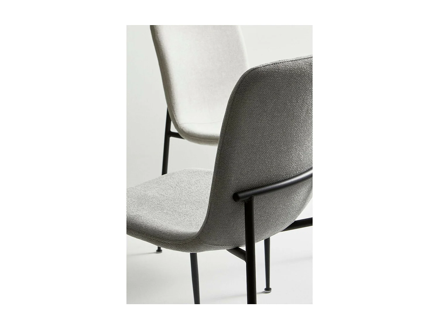 Chaises design en tissu et pieds en métal noir (lot de 4) - BREDA