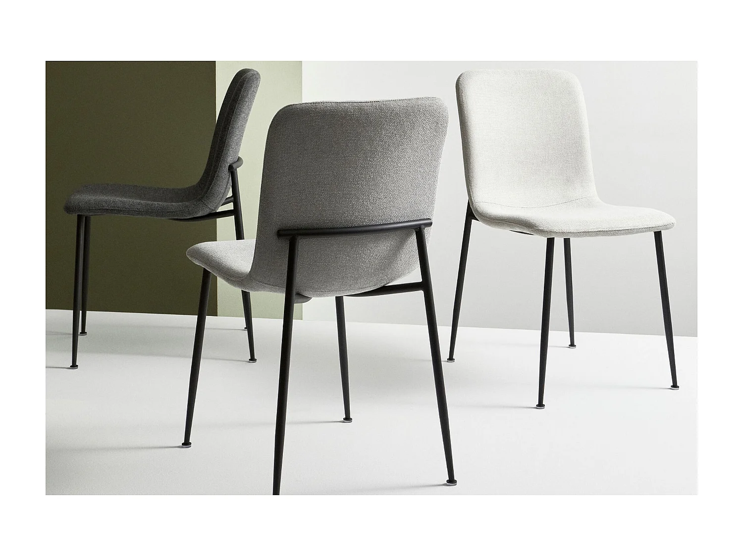 Chaises design en tissu et pieds en métal noir (lot de 4) - BREDA