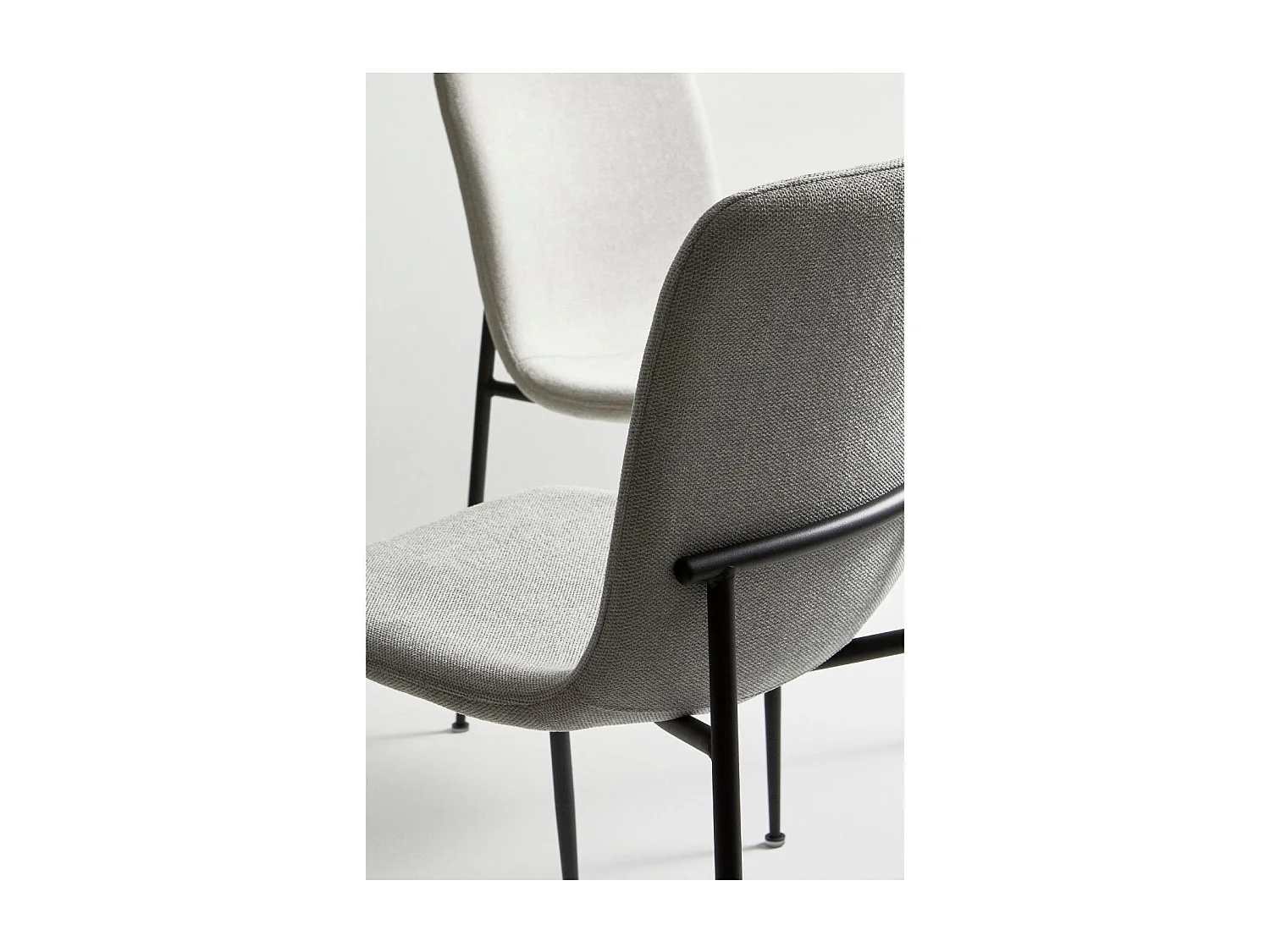 Chaises design en tissu et pieds en métal noir (lot de 4) - BREDA