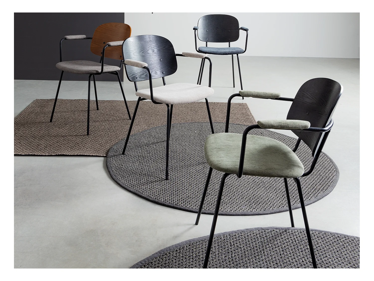 Conjunto de 2 sillas con reposabrazos Serona - Elegancia y confort en estilo retro-Color Gris oscuro/Gris oscuro