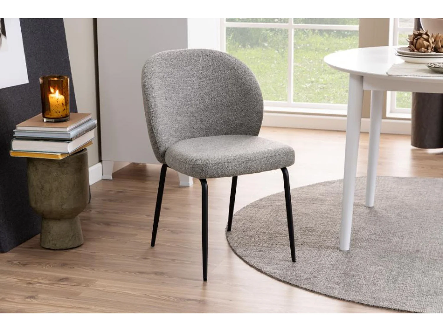 Chaise scandinave bouclette et pieds en métal noir (lot de 2) - PAMELA