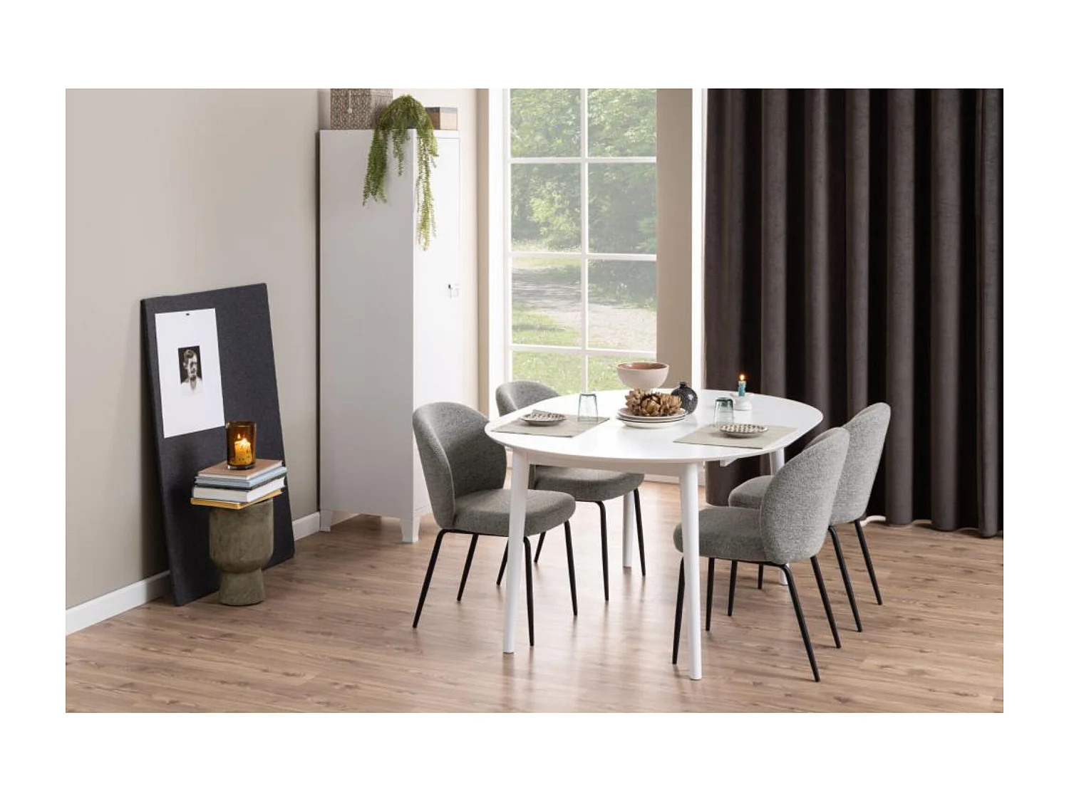 Chaise scandinave bouclette et pieds en métal noir (lot de 2) - PAMELA