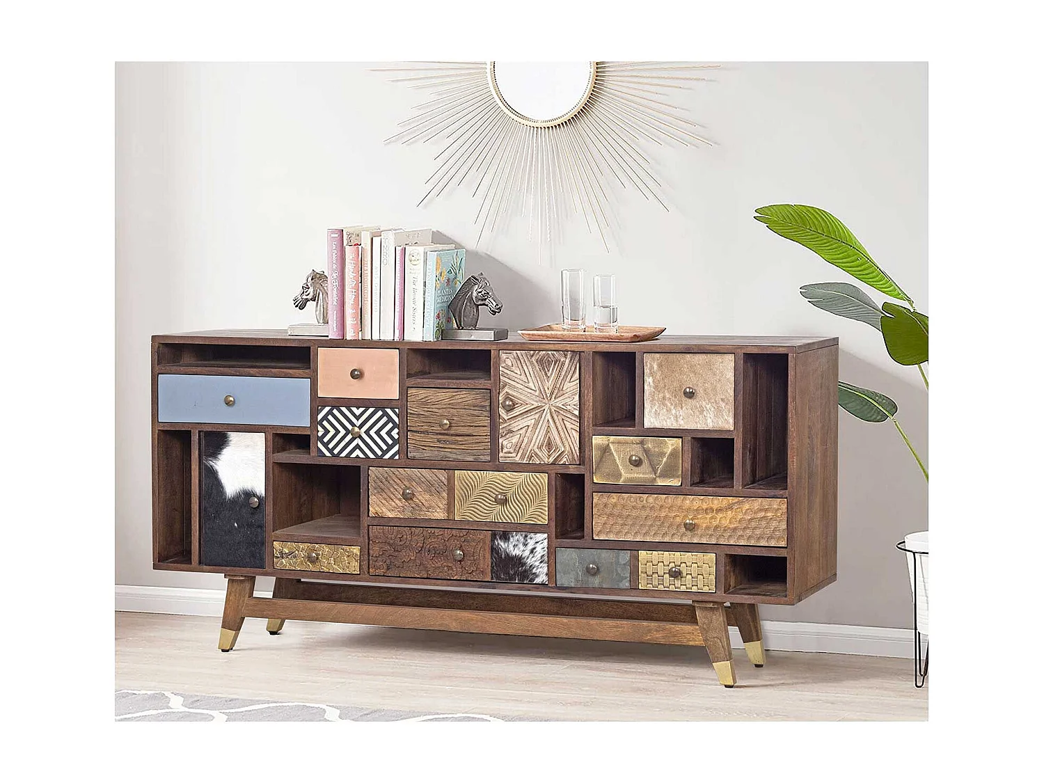 Buffet tiroirs peau de vache bois sculpté | Manguier Terranova