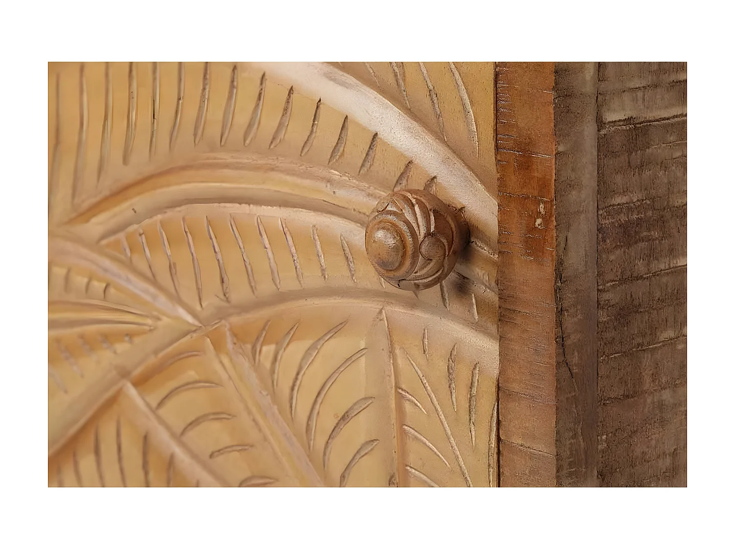 Chevet droit sculpté | Manguier Floria