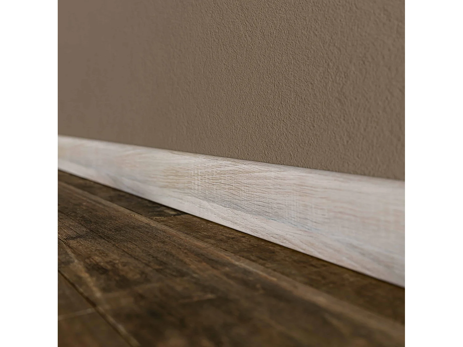 Plinthe Passe-Câble PVC 80 mm - Chêne Naturel - 1 m, À l'unité