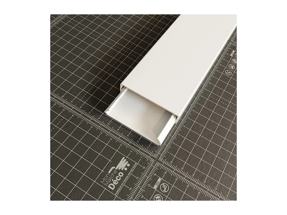 Goulotte TV Cache-Câble Carrée PVC - L. 2 m - Blanc