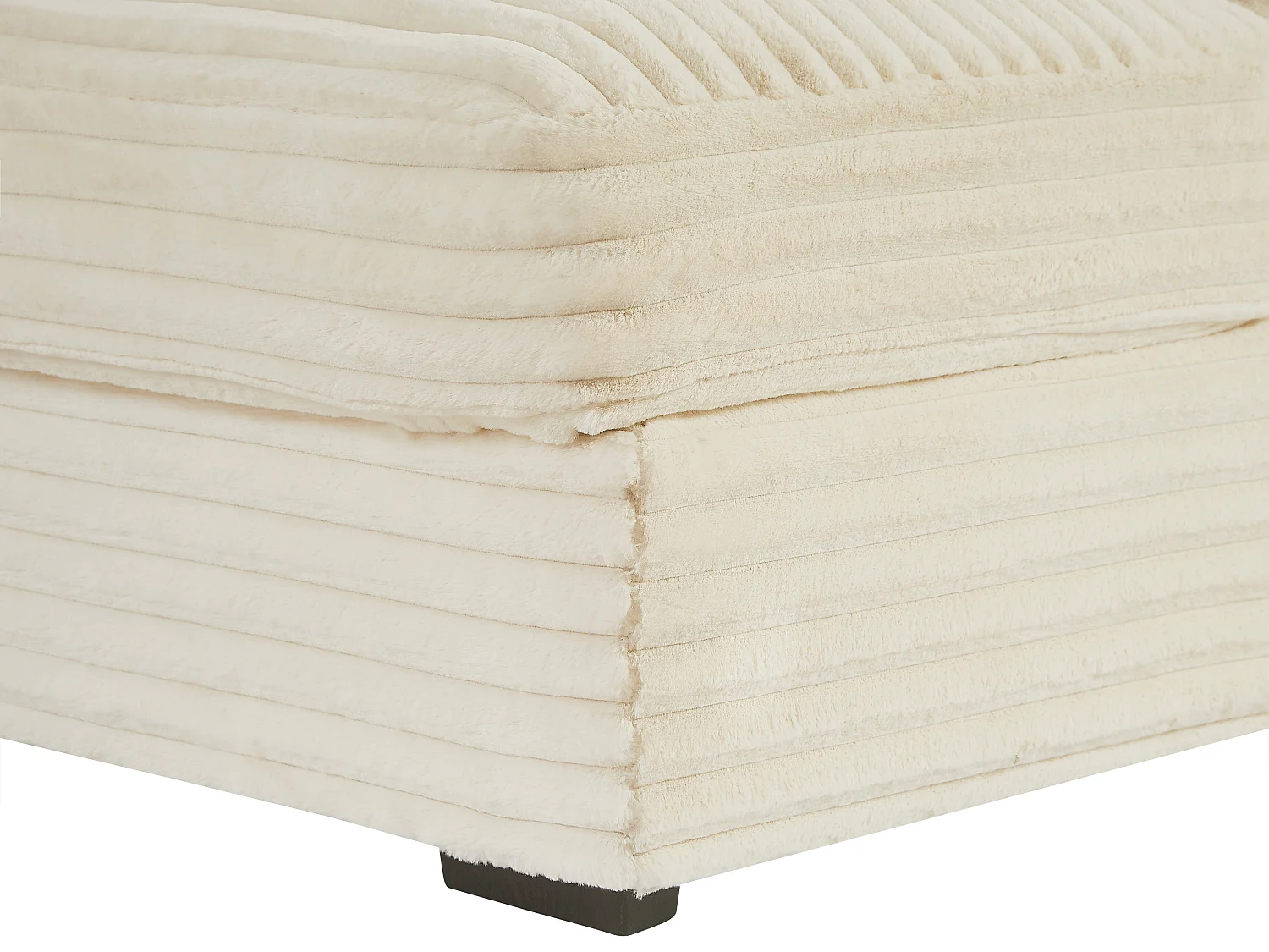 Tweezits-meridienne van beige ribfluweel met brede ribbels ESARTO van Pascal Morabito