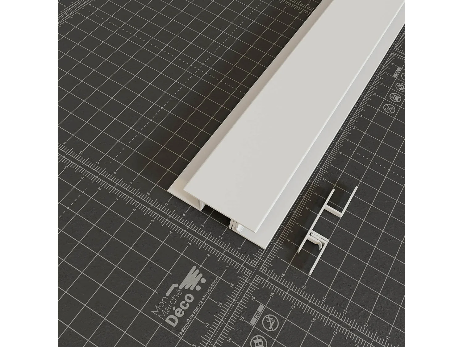 Profil Multifonction PVC Clipsable - 8 mm - Longueur 2.60 m - Blanc