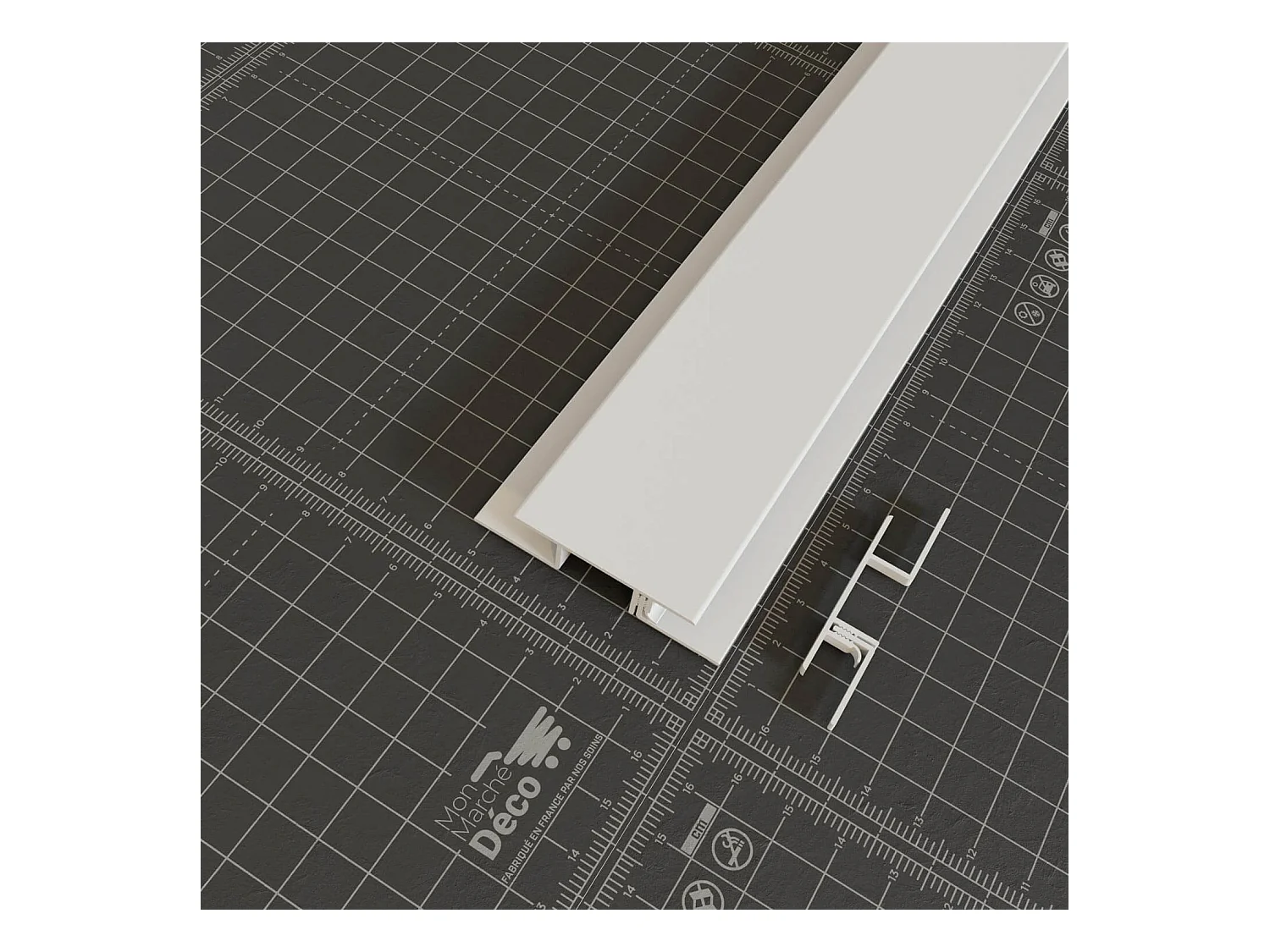 Profil Multifonction PVC Clipsable - 8 mm - Longueur 2.60 m - Blanc