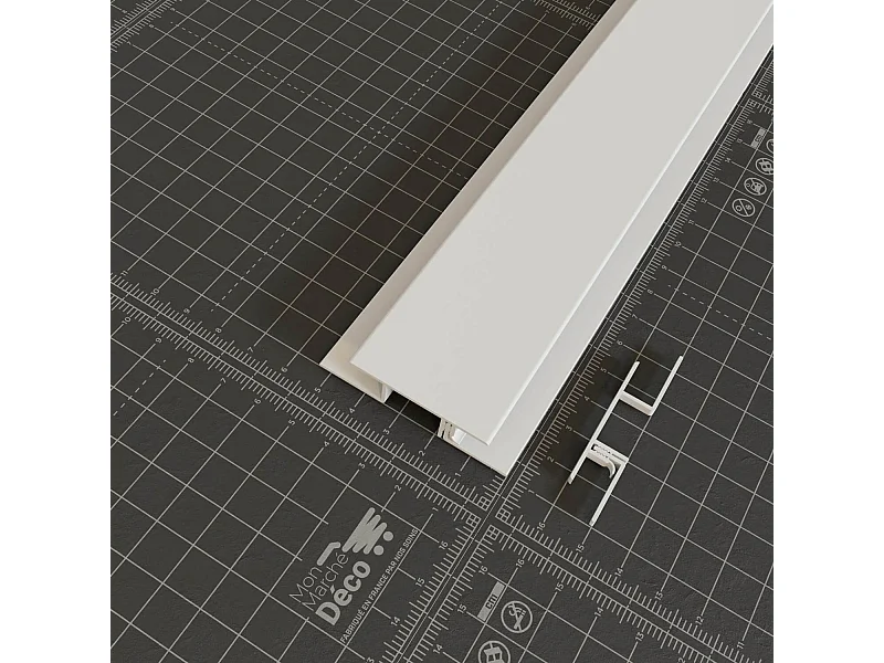 Profil Multifonction PVC Clipsable - 8 mm - Longueur 2.60 m - Blanc