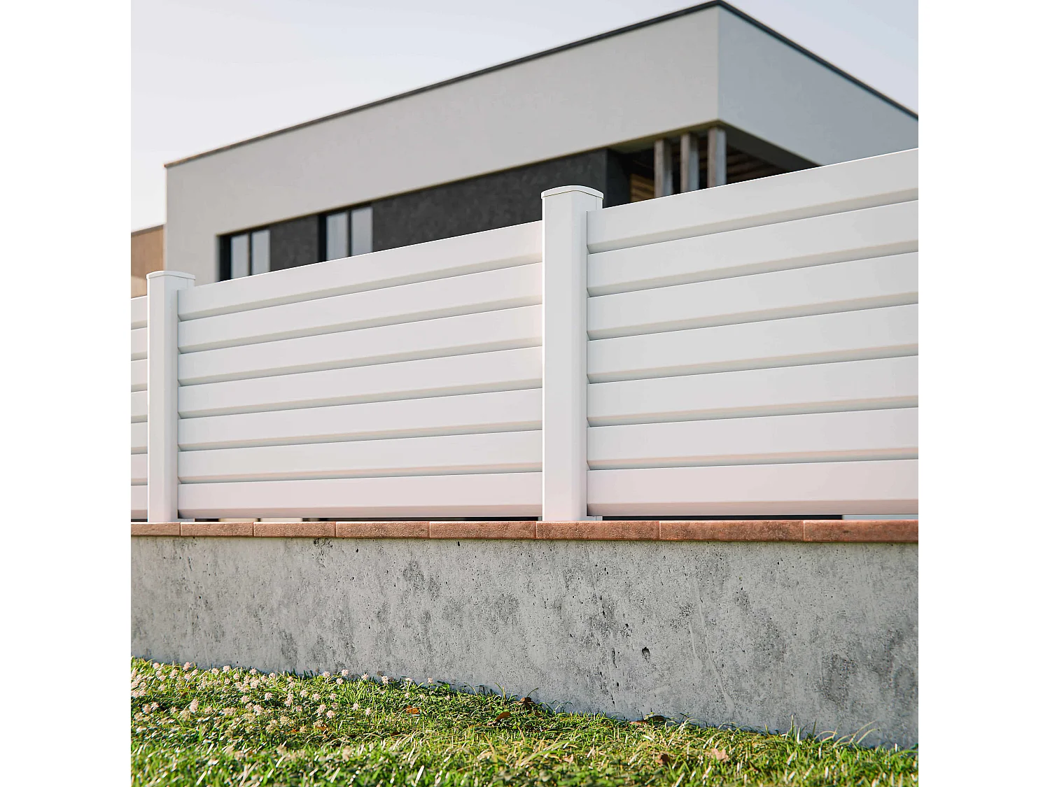 Kit Clôture PRO PVC Blanc H. 90 cm x L. 5.70 m - 7 Lisses claire-voie