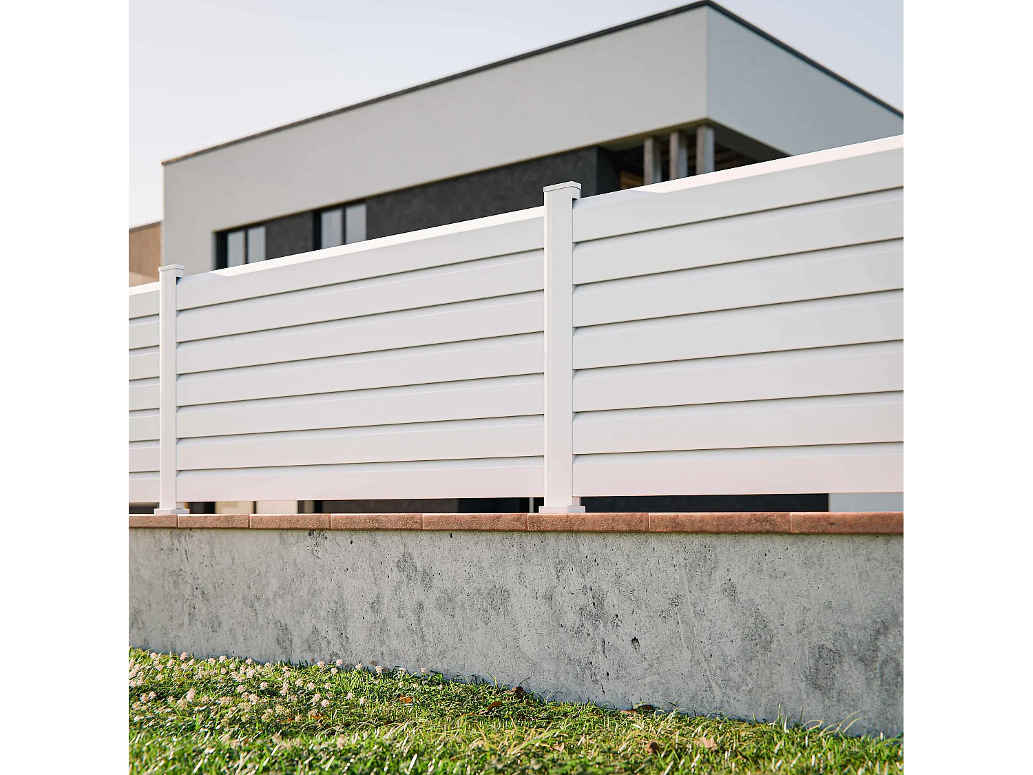 Kit Clôture SLIM PVC Blanc H. 90 cm x L. 5.60 m - 7 Lisses claire-voie