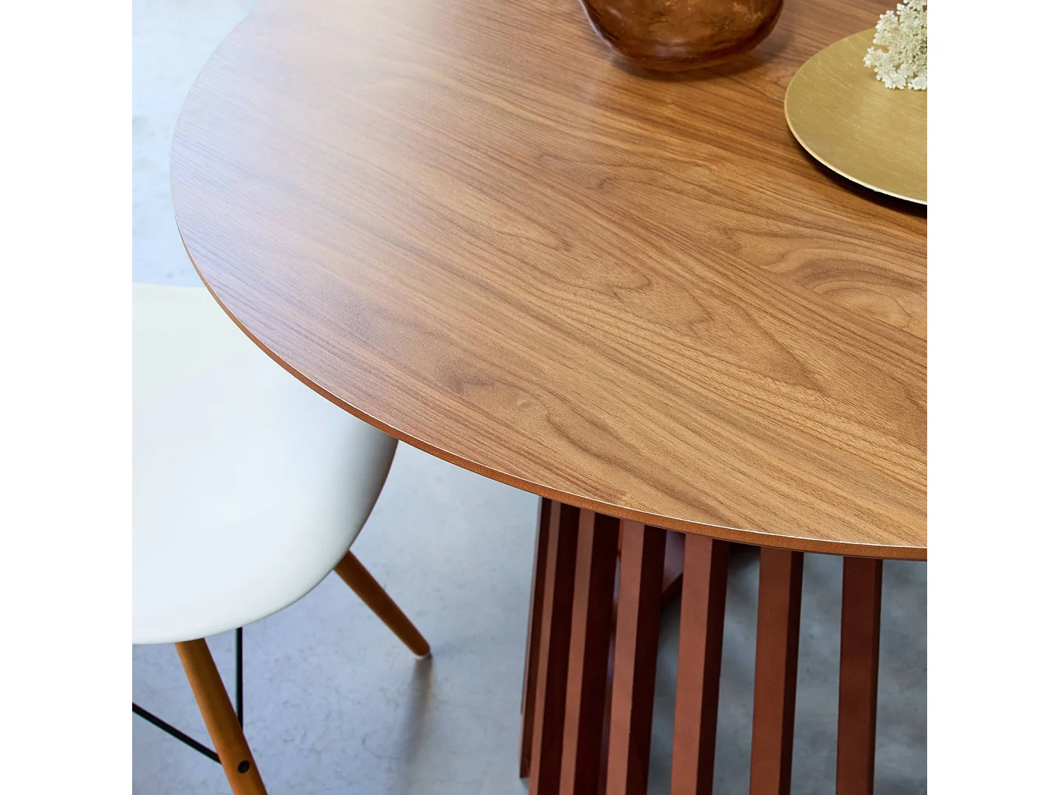 Mesa de comedor efecto madera de 4 plazas nogal
