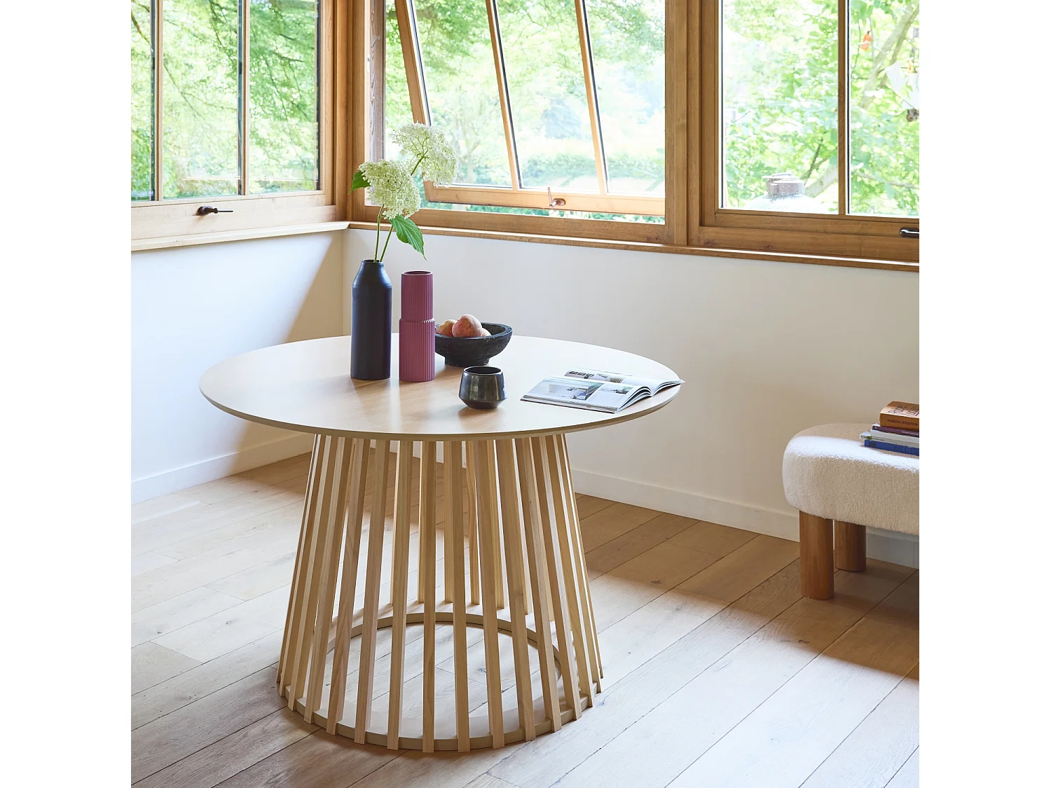 Table à manger effet bois chêne pieds bois de sapin 4 places Ø120cm