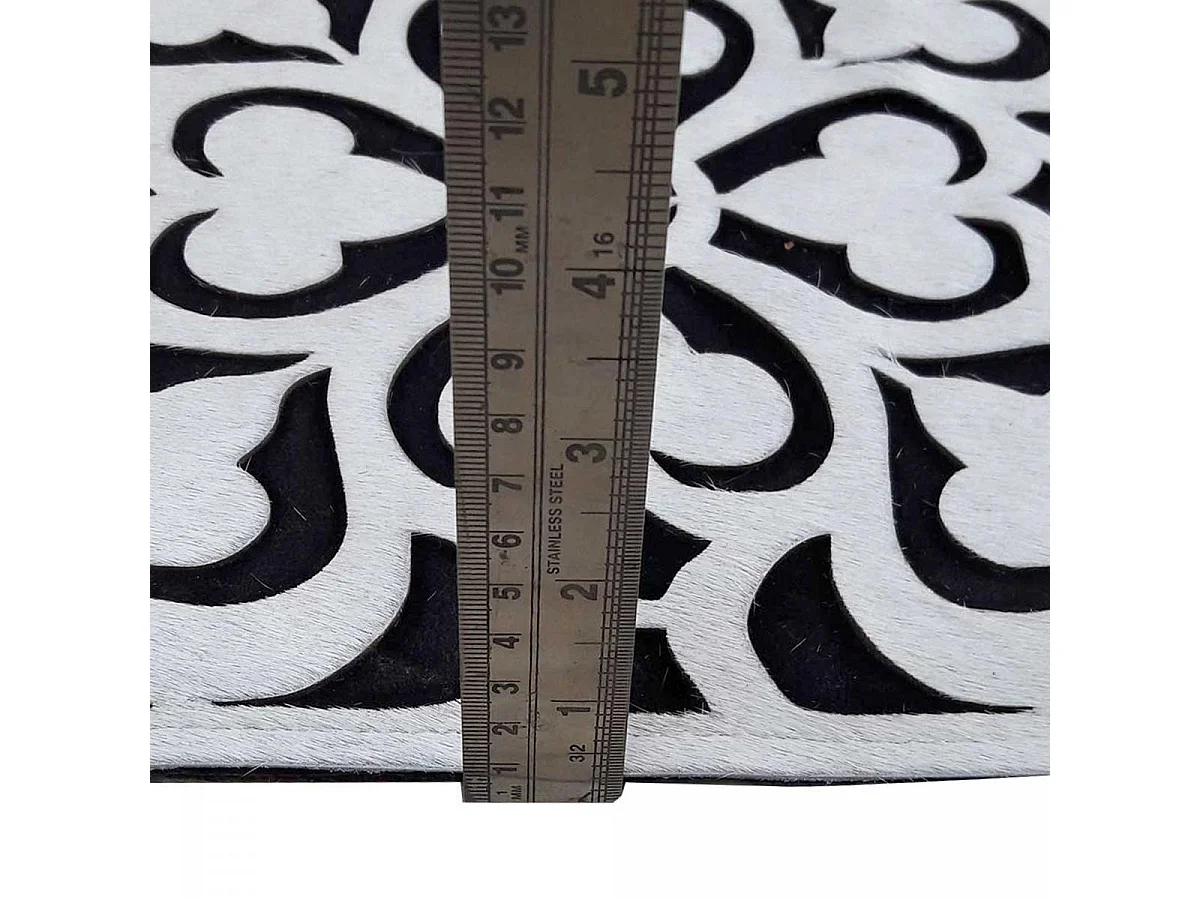 Tapis peau de vache 80x150 kilim fait main noir