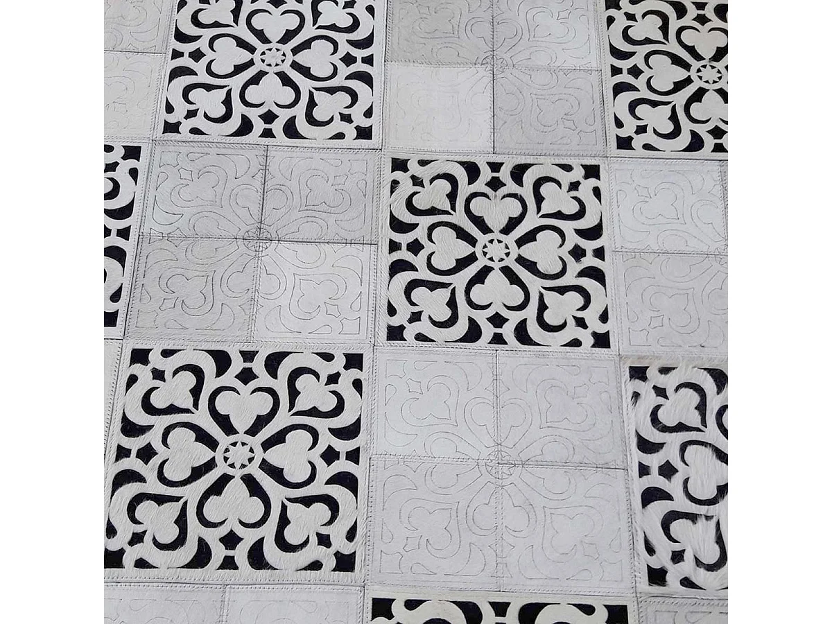 Tapis peau de vache 80x150 kilim fait main noir