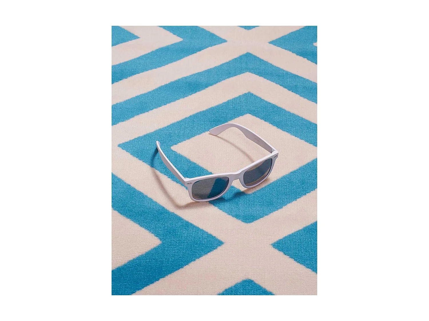 tapis chambre 60x110 tissé bleu rectangle motif géométrique AF2 NICE