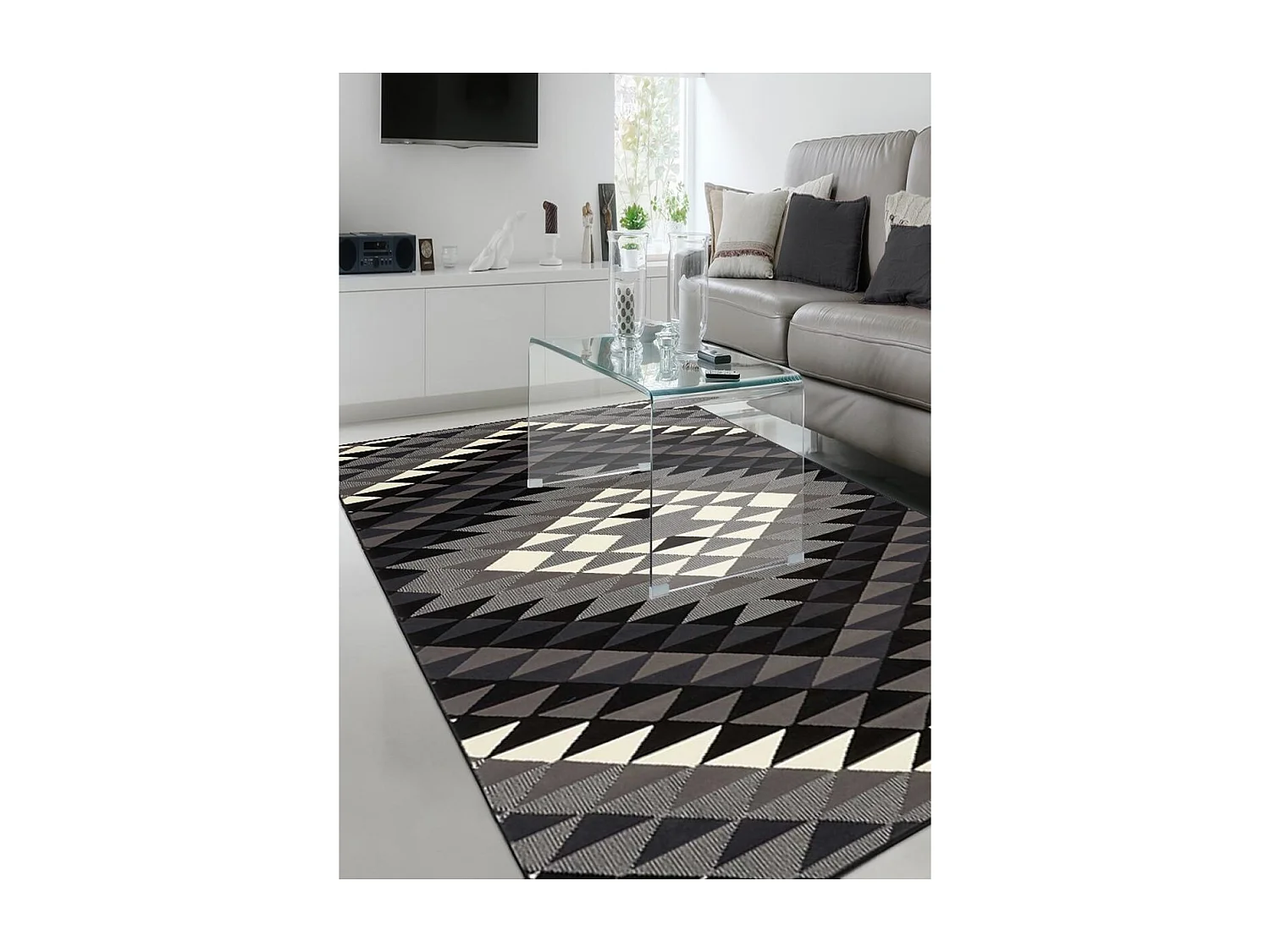alfombra de dormitorio 60x110 tejida rectangular negra con motivos geométricos LYN49 APACHE
