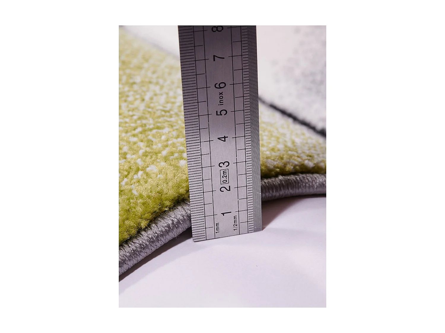 Tappeto in tessuto per soggiorno e camera da letto con motivo geometrico TRIANGULA