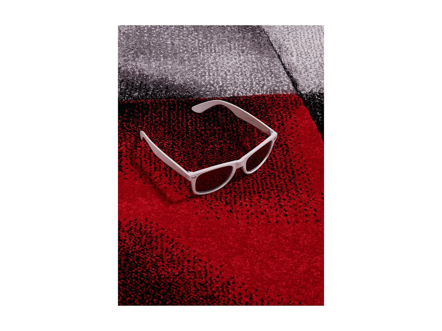 tapis chambre 80x150 tissé rouge rectangle motif géométrique TRIANGULA