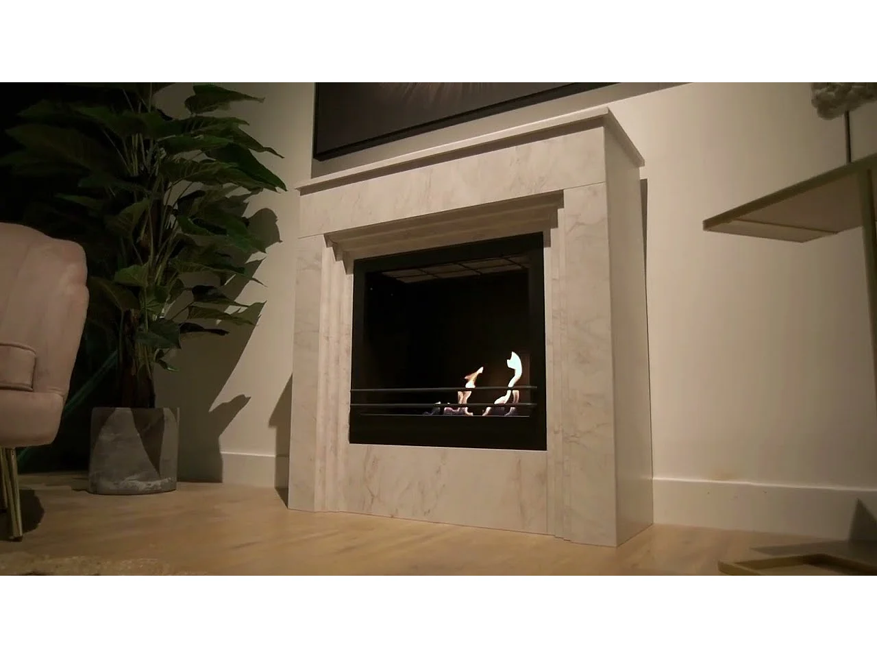 Cheminée à bioéthanol BELLINI en bois effet marbre blanc - Fabriquée en Italie - L96 x P35 x H96