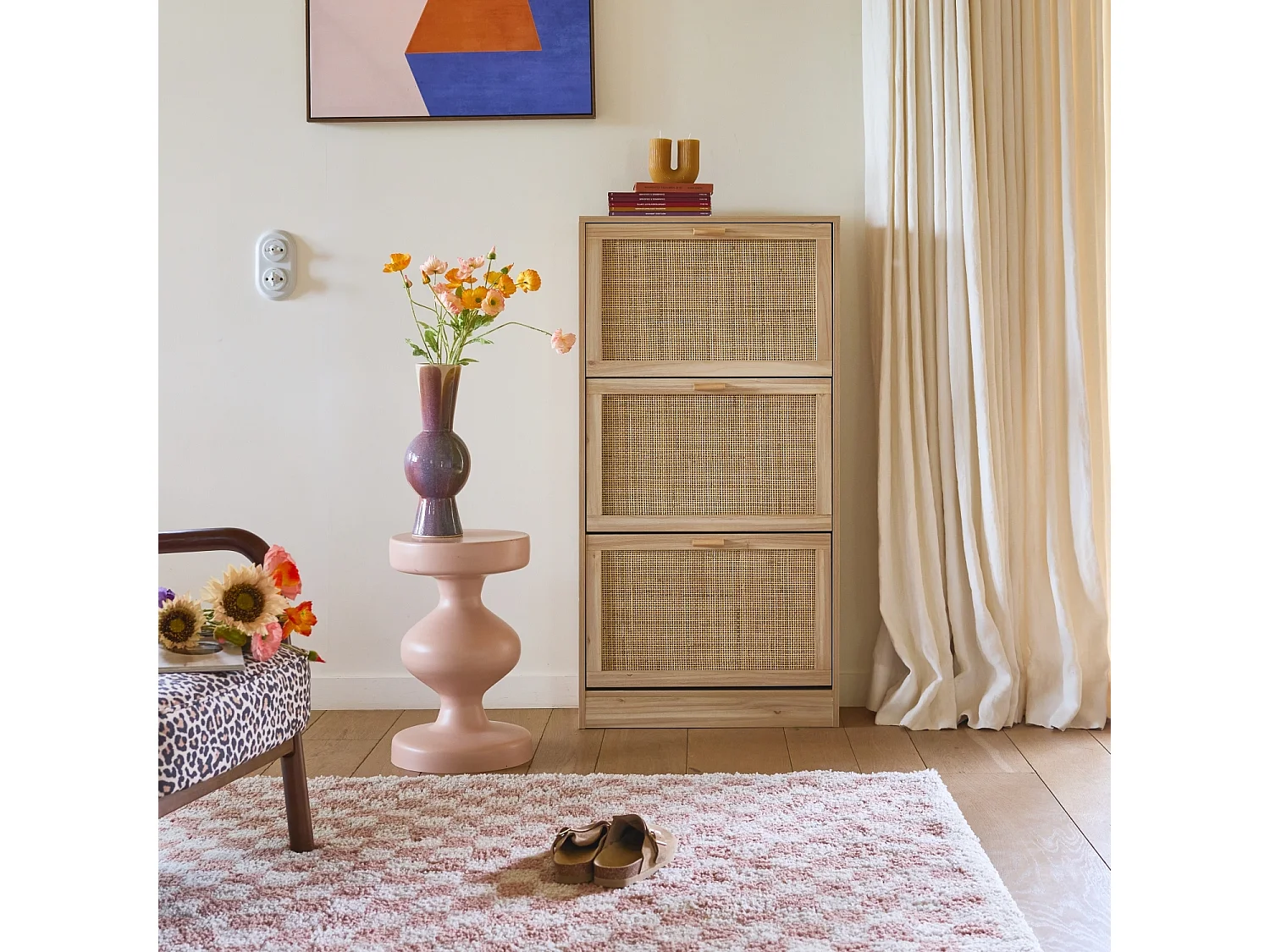 Scarpiera con decoro in canna e legno a 3 ante, marrone naturale