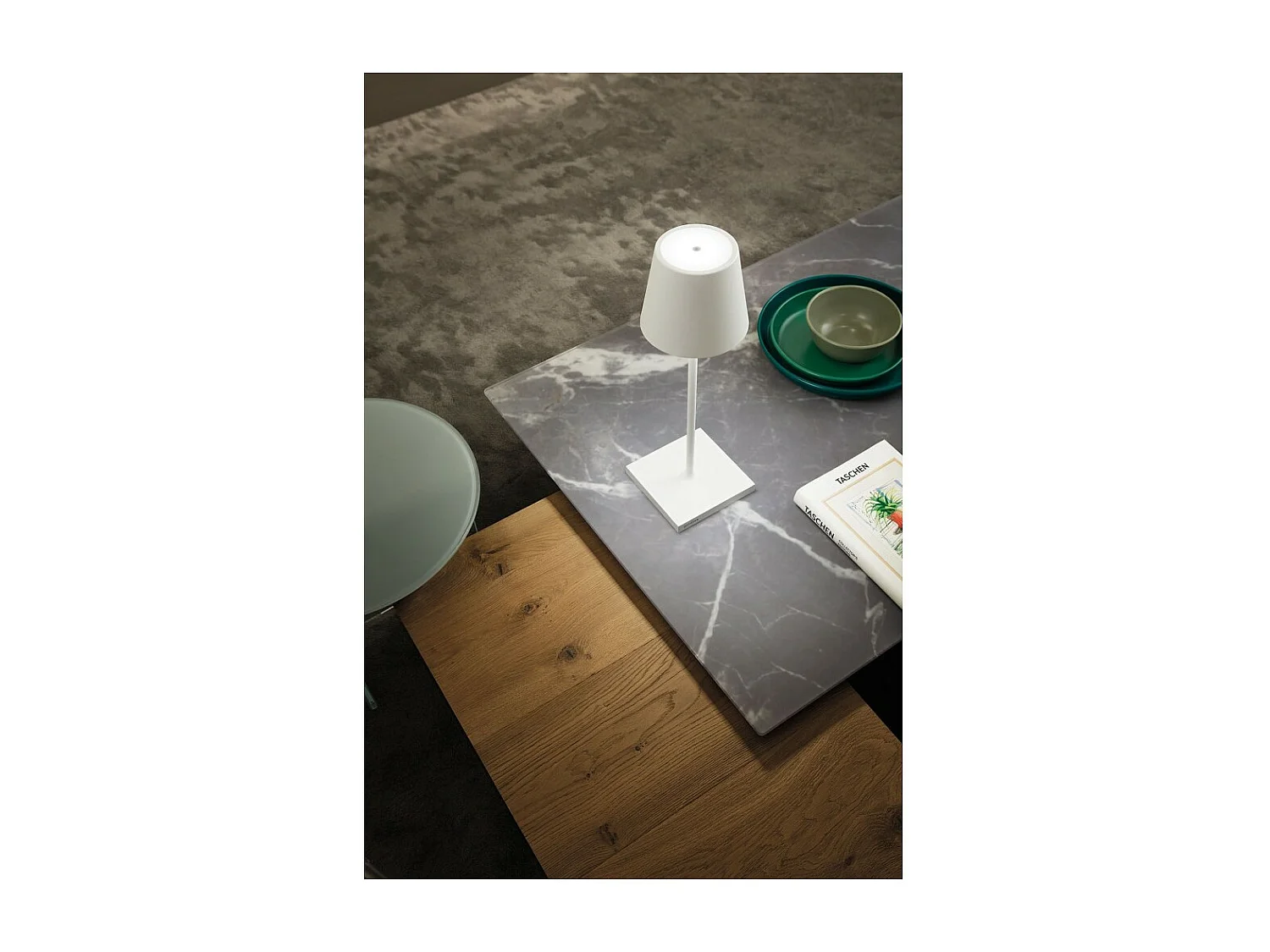 Poldina L Desk Lampe de table LED blanche rechargeable et dimmable avec autonomie jusqu'à 12 heures