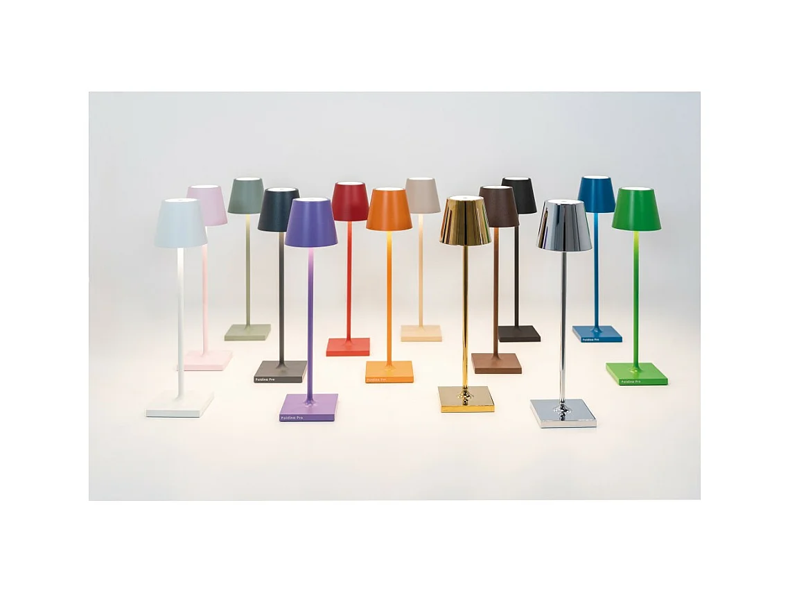 Poldina Pro Micro Corten LED-Tischleuchte, wiederaufladbar und dimmbar, mit einer Akkulaufzeit von bis zu 12 Stunden.