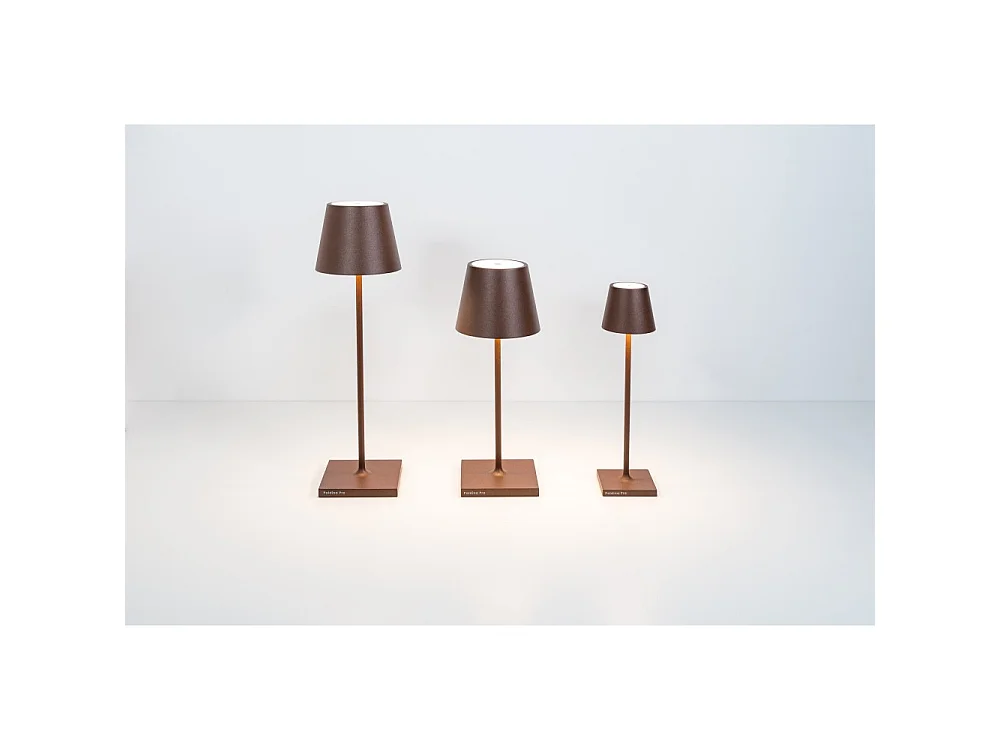 Lampe de table LED Poldina Pro Micro Corten, rechargeable et dimmable avec une autonomie allant jusqu'à 12 heures