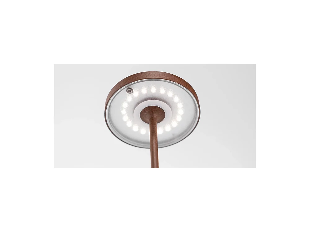 Lampe de table LED Poldina Reverso Sabbia, rechargeable et dimmable avec une autonomie allant jusqu'à 12 heures. IP65 extérieur