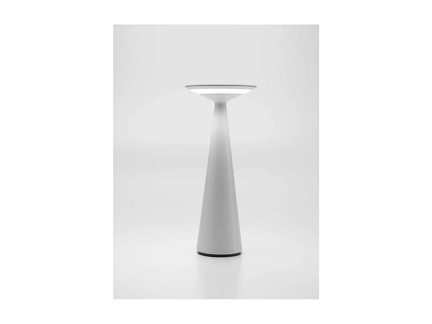 Lampa stołowa LED Dama Bianca z wejściem USB i funkcją powerbanku