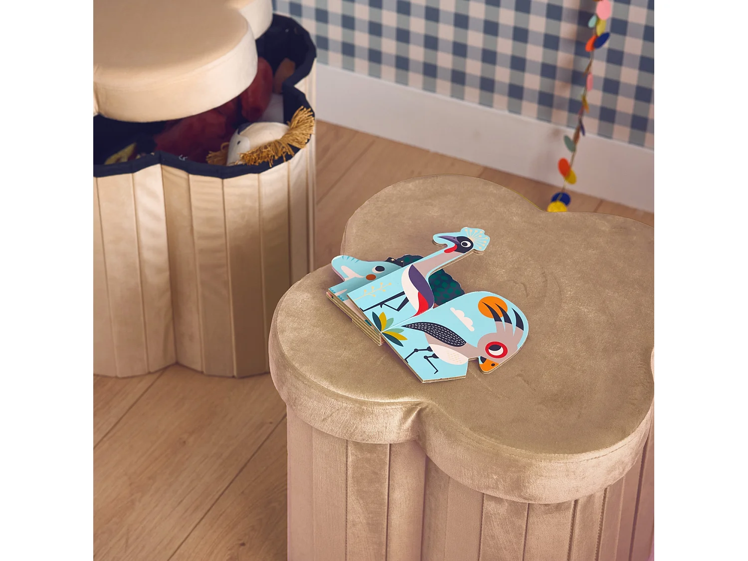 Taburete infantil plegable de terciopelo, set de 2 beige