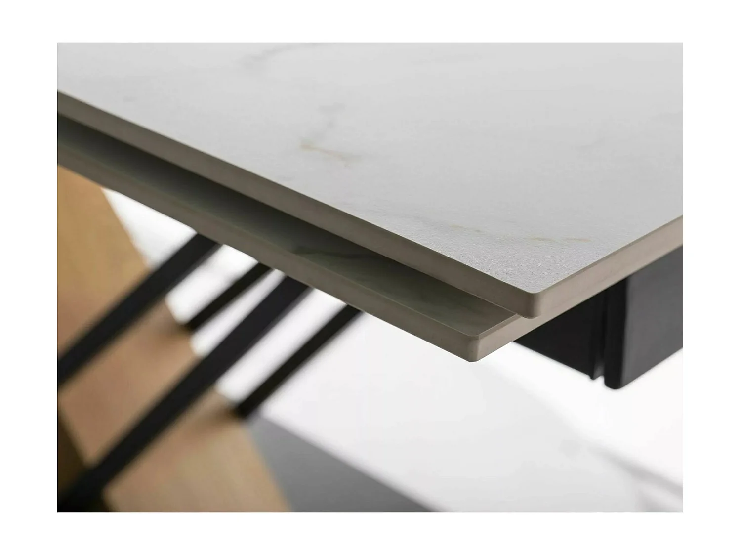 Table design extensible 180-240 cm en métal & effet marbre blanc Viro