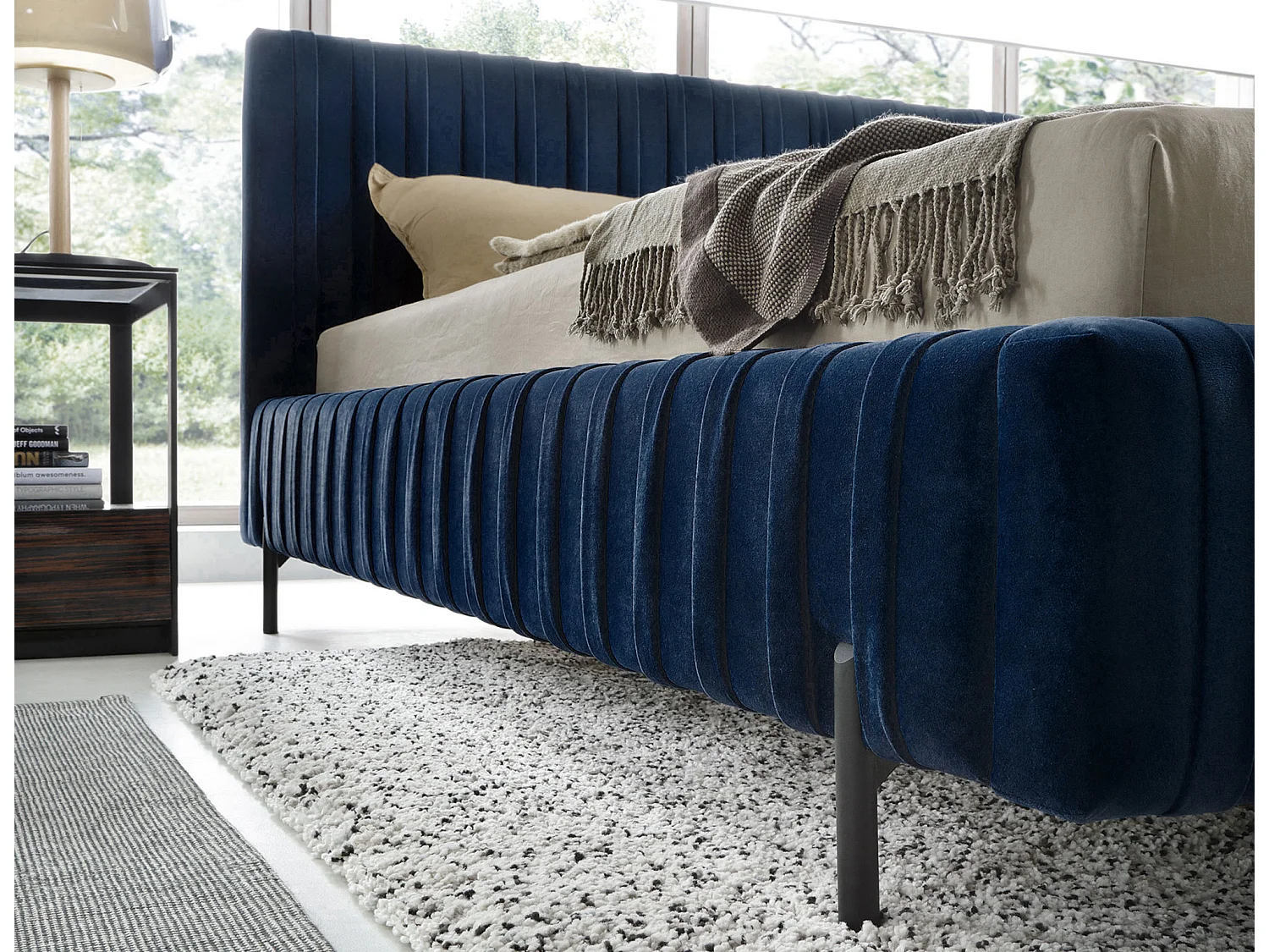 Lit coffre Plika prestige – Design et tissu pour un confort absolu-Couleur Bleu marine-140x200